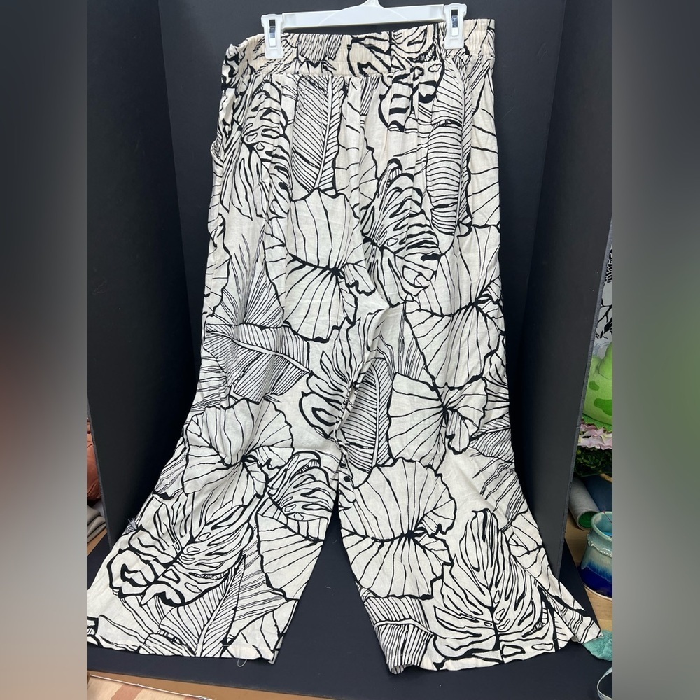Rachel Zoe Black and White Leaf Print Wide-Leg pants, super fresh and comfy - Picture 6 of 11